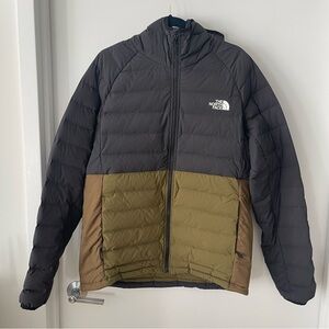 The North Face Men's Puffer Jacket - Dark Gray and Olive